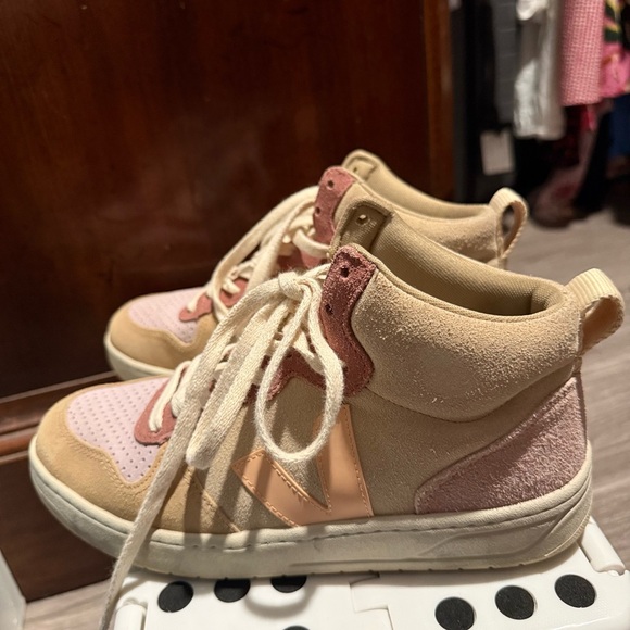 Veja V-15 Women's High-Top Sneakers in Pink, Beige & Peach - Picture 4 of 6